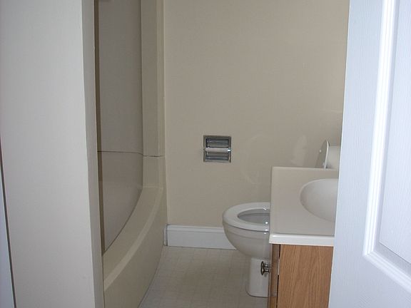 5th image of 12 Highland Street # First Floor