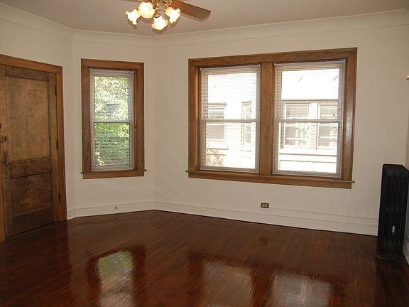 4th image of 2358 N Cambridge Ave APT 212