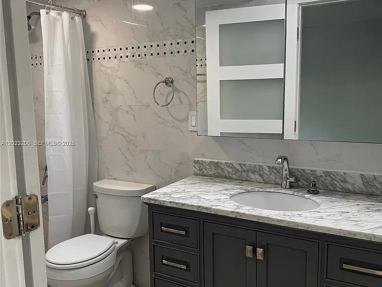 1860 Venice Park Dr #107 — Photo 19
