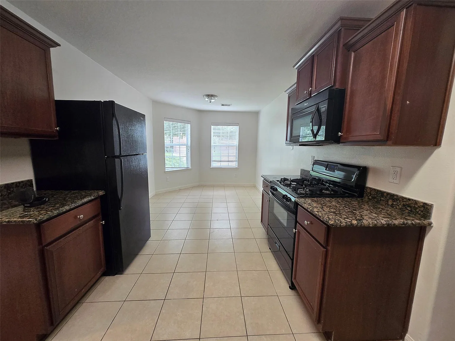 4 bed, 2.0 bath, 1879 sqft, $2,150 — Photo 3