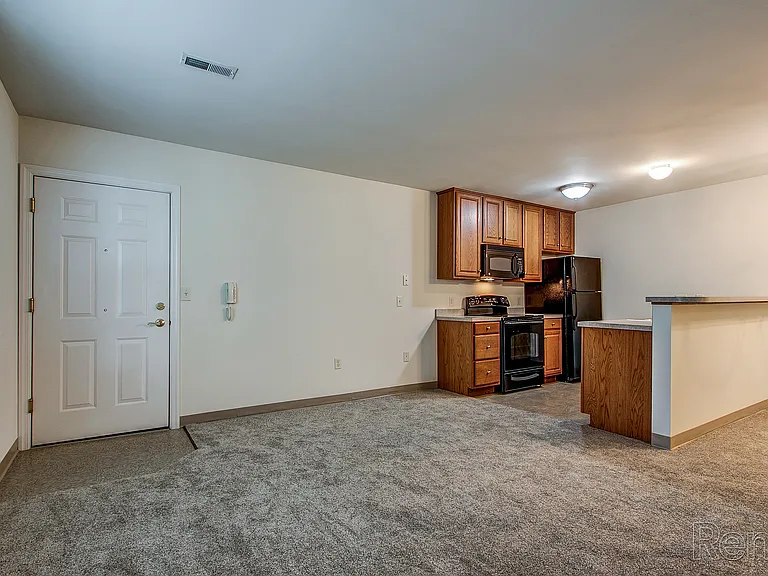 Hempfield Commons — Photo 12