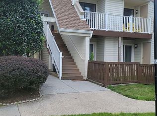 1056A Warwick Ct, Sterling, VA 20164