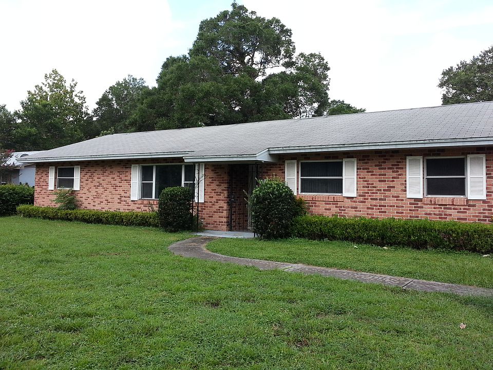 1st image of 504 Holly Ln