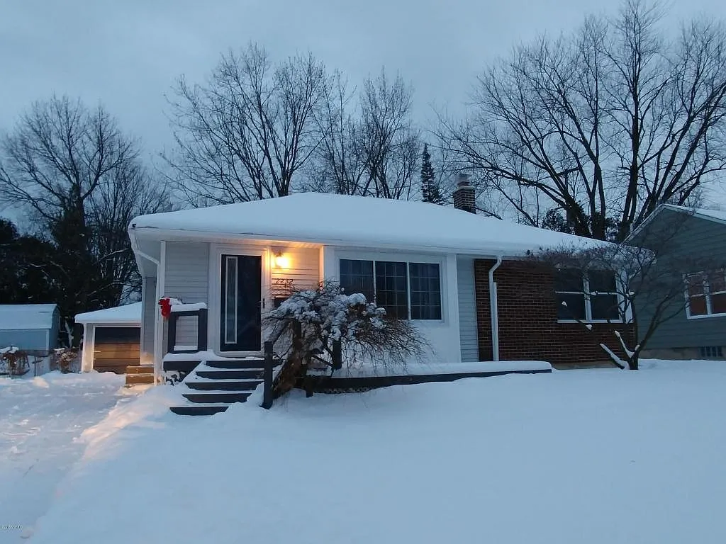 2232 Audobon Dr SE photo 1