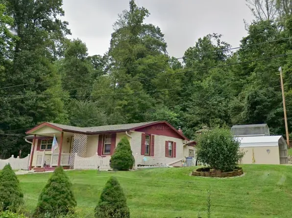 3626 University Dr NE, New Philadelphia, OH 44663