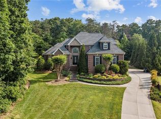 8504 Crested Oak Ct, Oak Ridge, NC 27310