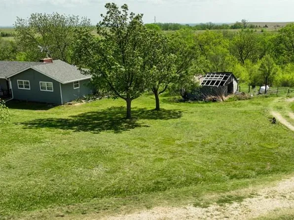 4760 N Woodward Rd, New Cambria, KS 67470