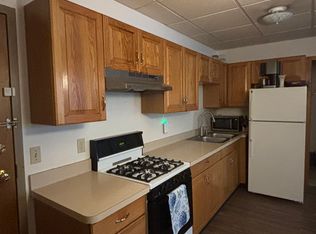 55 Red Bush Ln #8, Milford, CT 06461