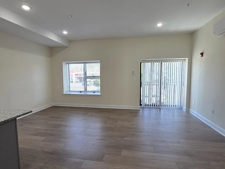 512 Kearny Ave #201 — Photo 16