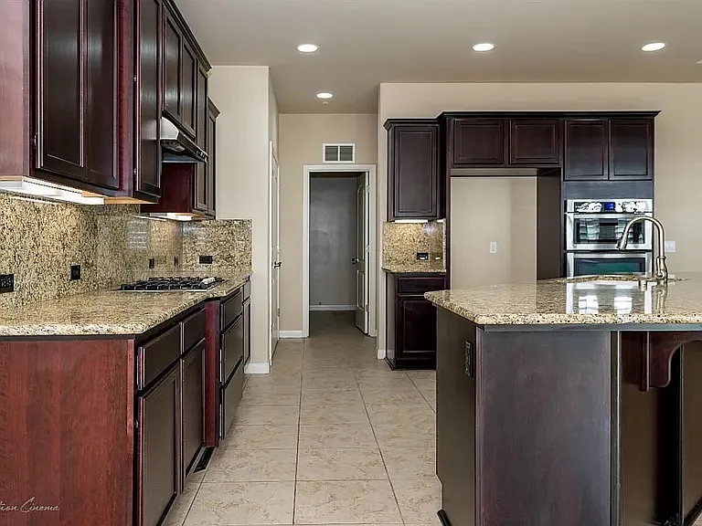 12213 Lincolnshire Dr — Photo 9
