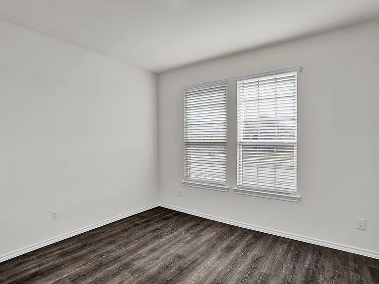 1008 Honey Maple St — Photo 9