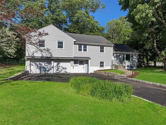 4th image of 3786 Eleanor Dr