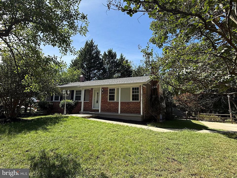 2nd image of 1523 Manor View Rd