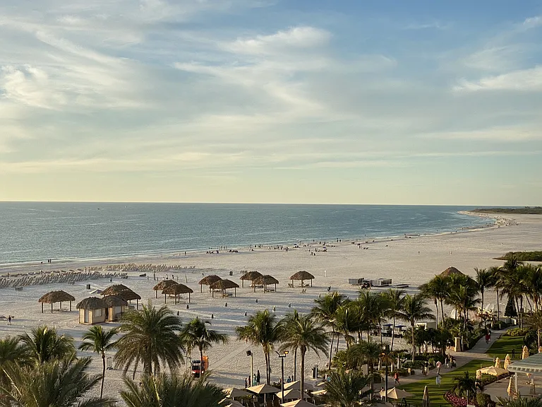 Wide white sand beaches in Marco Island