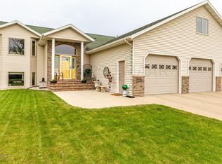 1002 17th Ave N, Moorhead, MN 56560