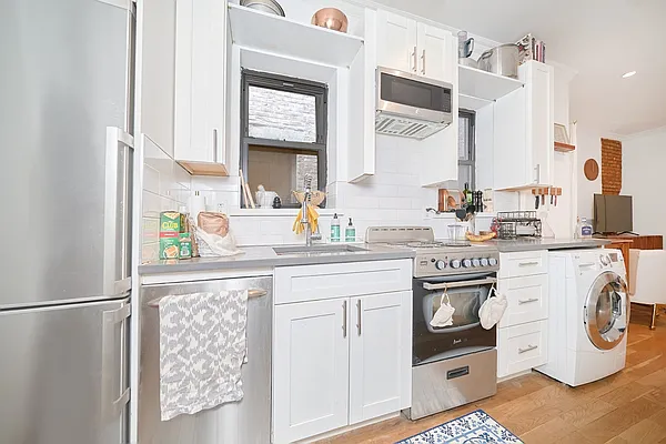 Rented by Living New York | media 18