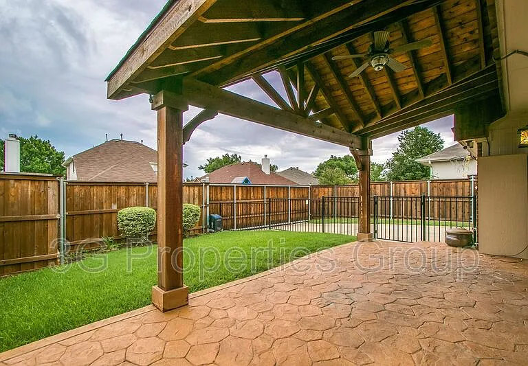 4516 Highridge Dr — Photo 25