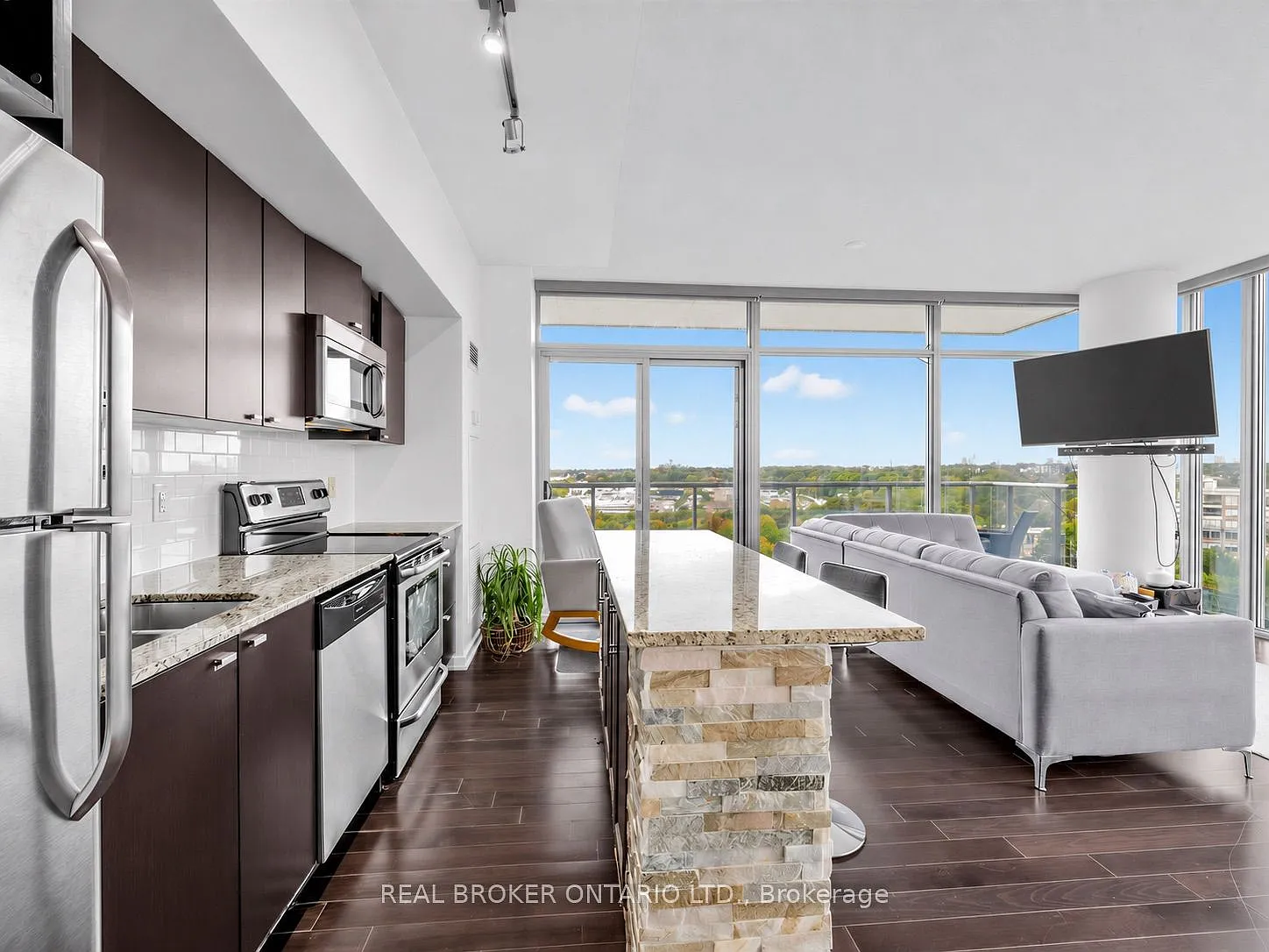 2 bed, $3,000 — Photo 4
