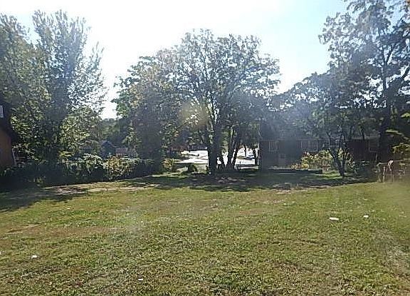 4th image of 4643 Greeley Ave