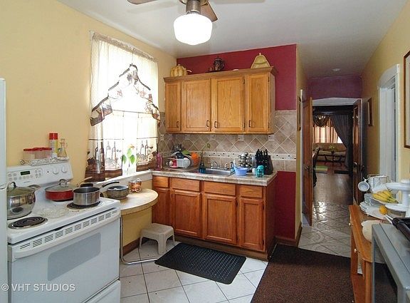 5th image of 2144 N Kilbourn Ave