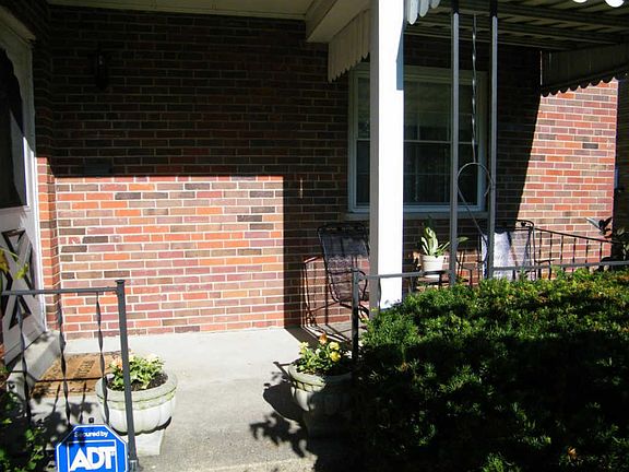 3rd image of 7875 Bankwood Ln