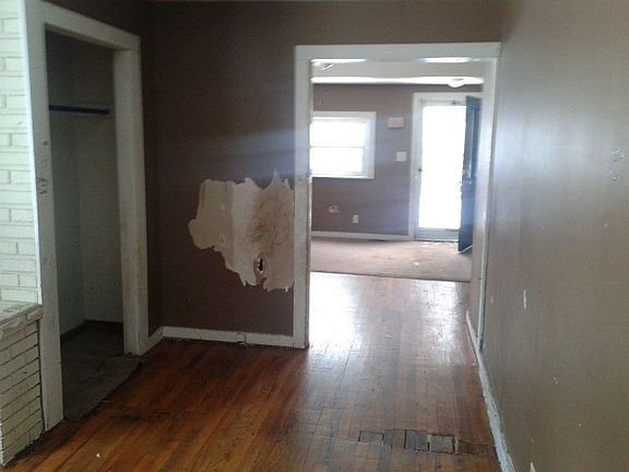 5th image of 33585 Morris Ave