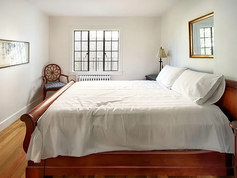 9 Everett St #4 — Photo 6