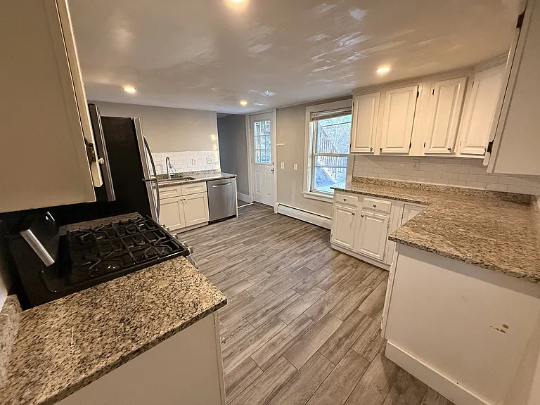 187 Beach St #1 — Photo 18