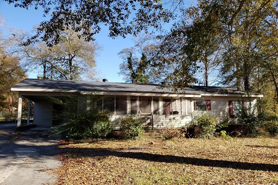 175 Lee Road 300 photo 1