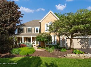 681 Tomahawk Ln, Crystal Lake, IL 60012