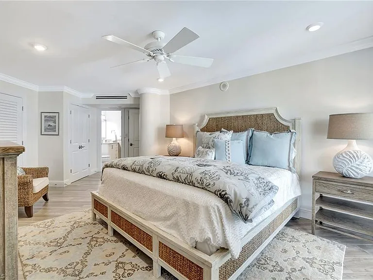 4041 Gulf Shore Blvd N #703 — Photo 20