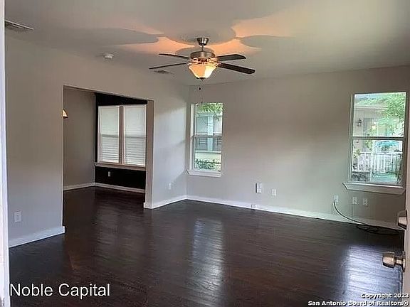 2nd image of 530 E SOUTHCROSS BLVD