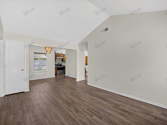 4th image of 715 Long Ct