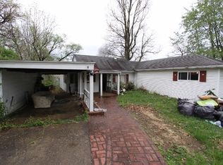 1465 Hall St, Huntington, WV 25705