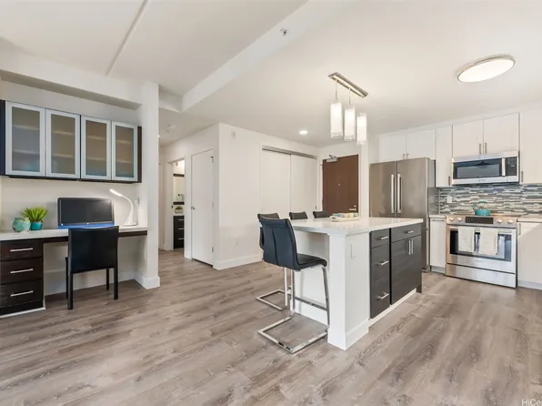400 Keawe St APT 305, Honolulu, HI 96813