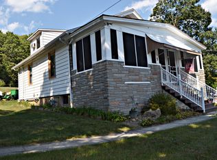 5 Highlandview Rd, Carnegie, PA 15106