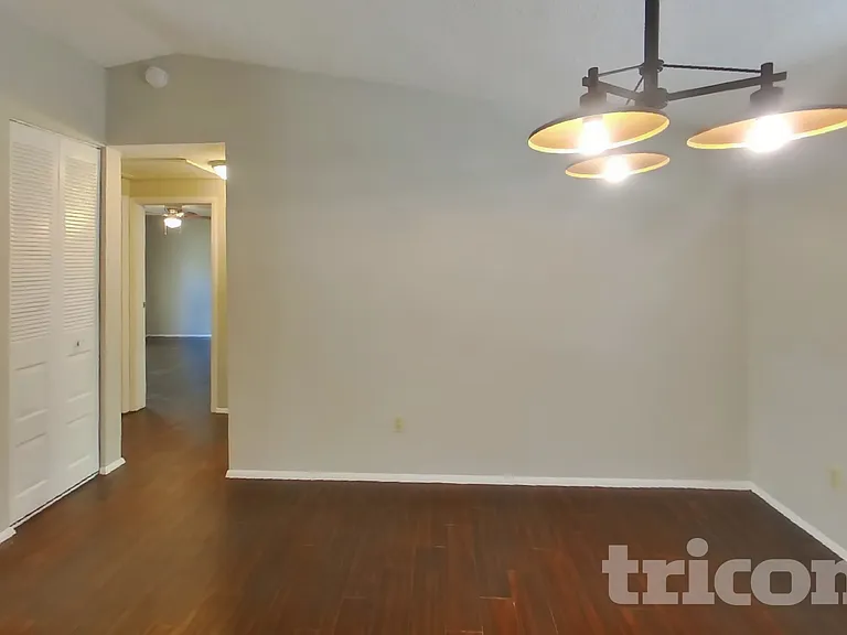 8102 Chickasaw Ln — Photo 6
