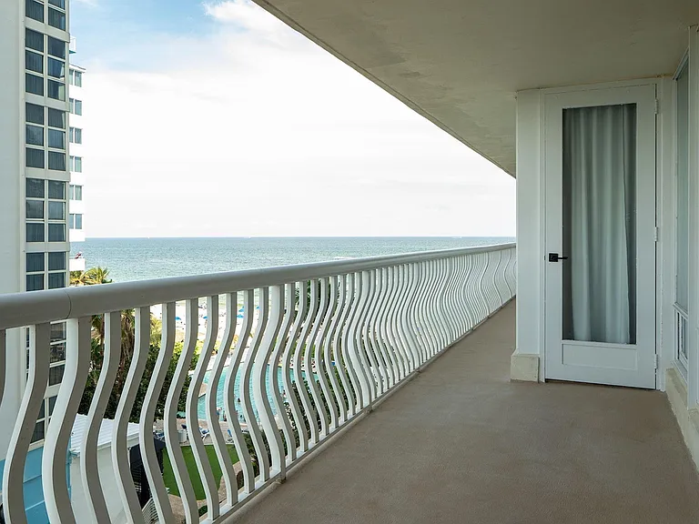 4020 Galt Ocean Dr #409 — Photo 21