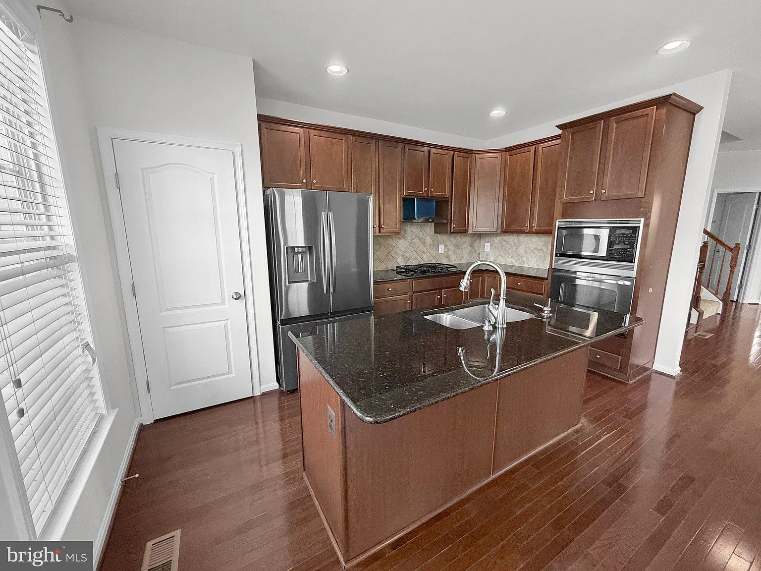3 bed, 3.5 bath, 2628 sqft, $3,499 — Photo 4