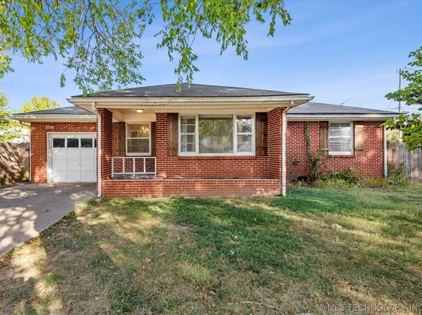 2152 Dewey Pl, Bartlesville, OK 74003