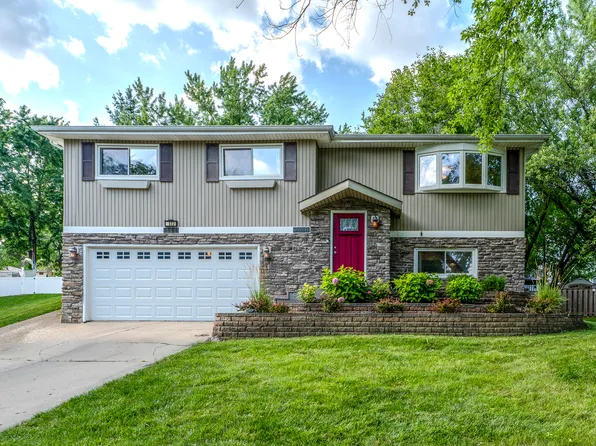 1532 Rita Ave, St Charles, IL 60174