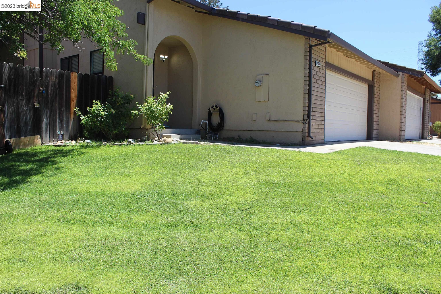 1246 Almondwood Dr photo 1