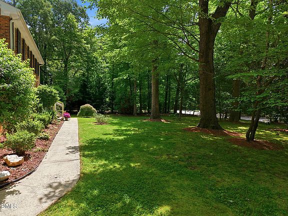 4th image of 100 Moray Ct