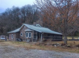 11717 Stage Coach Rd, Gravette, AR 72736
