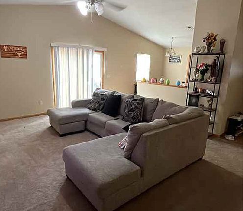 3rd image of 1710 Hickory Ln