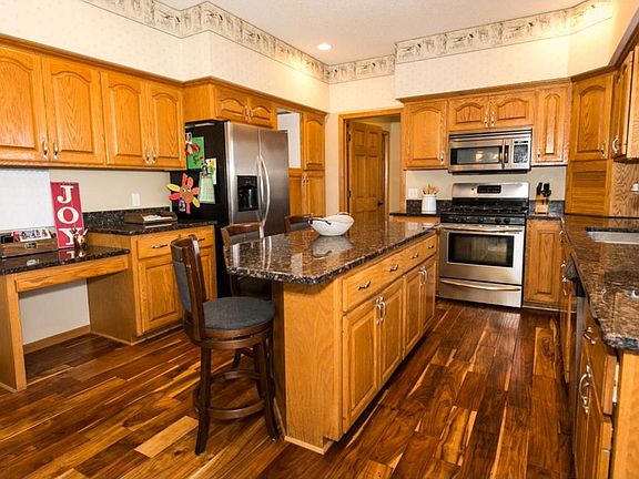 3rd image of 1156 Scarborough Ln