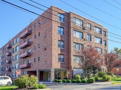 275 Hoym St APT 4E, Fort Lee, NJ, 07024