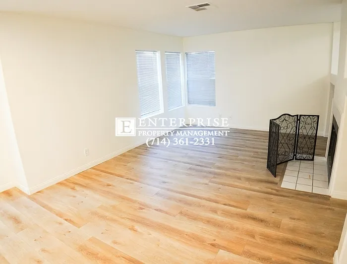 77 Carriage Dr — Photo 4
