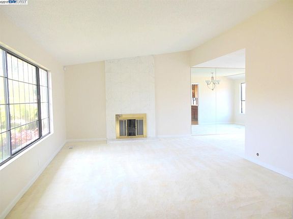 4th image of 5198 Pinecrest Dr