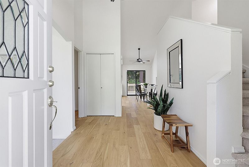 4th image of 16718 3rd Avenue SE